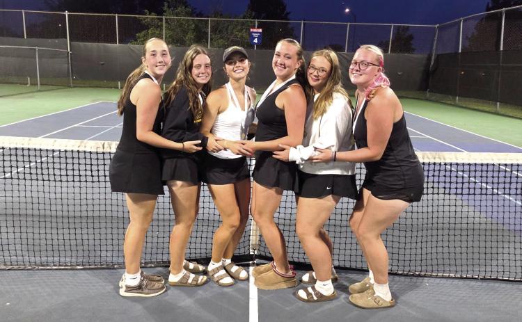 Lady Savages Tennis qualifies for state