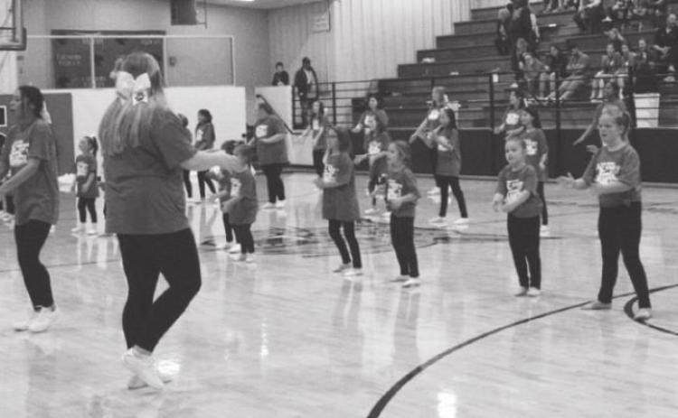 Earlsboro Cheer Camp 2021 Performs At Home Game