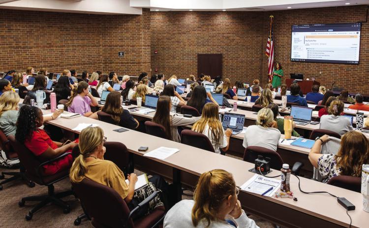 Seminole State College welcomes back students