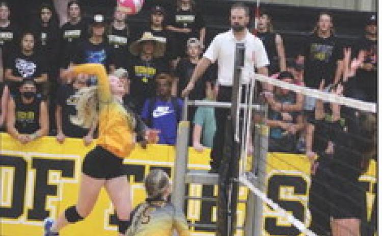 THS Volleyball Team Sets Goals For 2022 Season