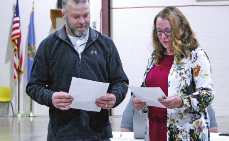Tecumseh Board of Education President Shawn Fleming swears in new Board Member Iva Bingham, Jan. 10. Countywide &amp; Sun/Kendra Johnson