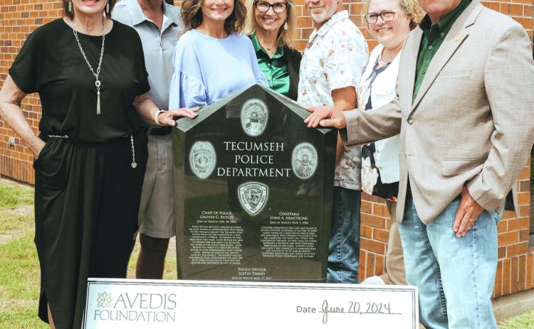 Avedis Awards $10,000 For Finish The Call Program