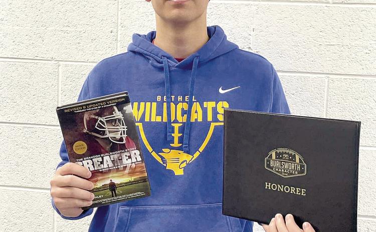 Harris Receives Brandon Burlsworth Award